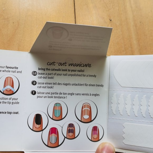 Beauty Sample Bundle including 16 items - Picture 6 of 6